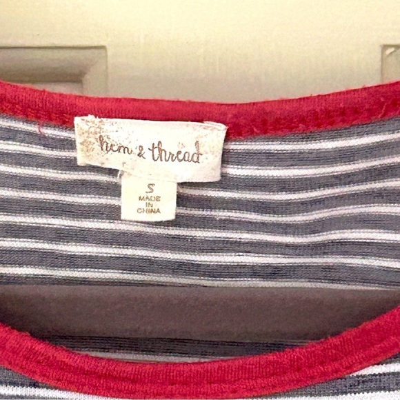 Anthropologie Hem & Thread Dress Small Pockets Striped Gray Red Outline - Picture 4 of 6